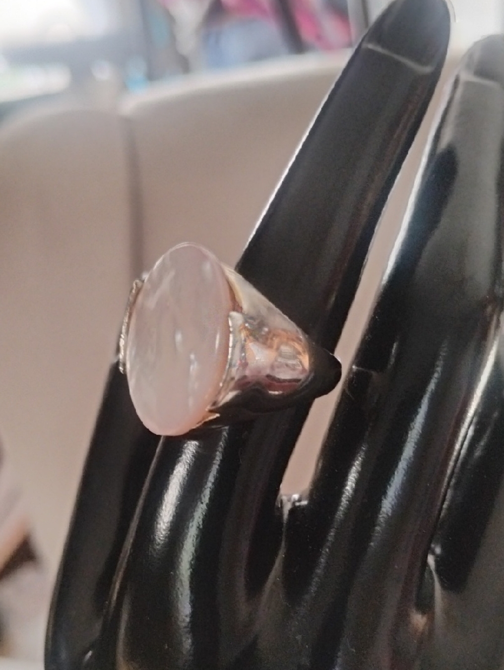 Mother Of Pearl Silver Tone Style Ring Cocktail Or Statement Piece Size 8